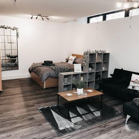 Stunning Modern Heart Of The City Apartment Шефилд Екстериор снимка
