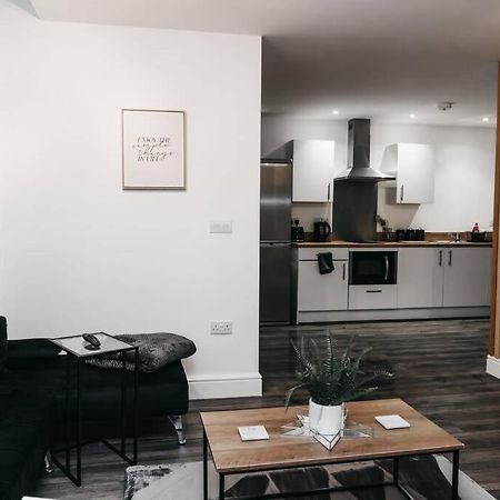 Stunning Modern Heart Of The City Apartment Шефилд Екстериор снимка