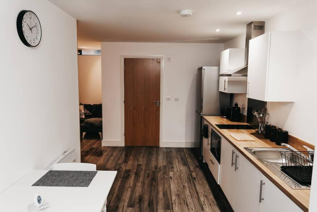 Stunning Modern Heart Of The City Apartment Шефилд Екстериор снимка