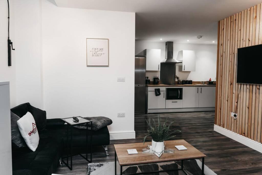 Stunning Modern Heart Of The City Apartment Шефилд Екстериор снимка