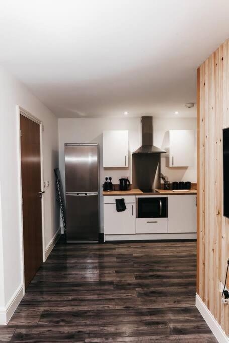 Stunning Modern Heart Of The City Apartment Шефилд Екстериор снимка