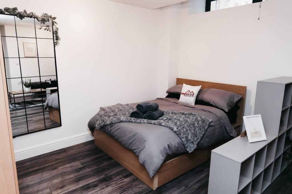 Stunning Modern Heart Of The City Apartment Шефилд Екстериор снимка